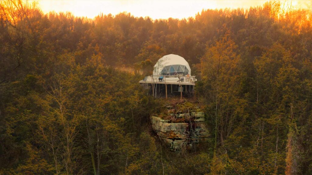 glamping dome on the side of a mountain in Atlamont, TN